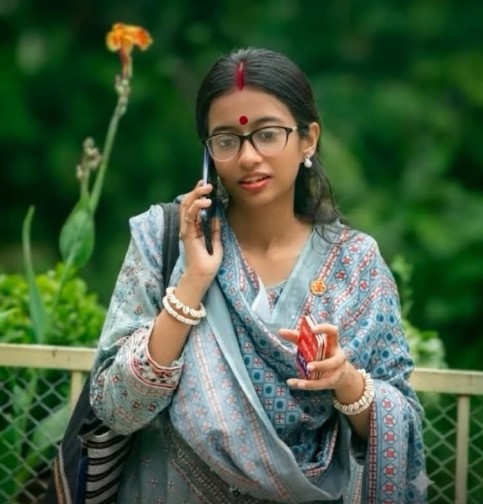 ব্যবসায়ীদের সাথে প্রতারণা,সুস্মিতা কর দাসের হিন্দু সংগঠনের ব্যানারে চাঁদাবাজি